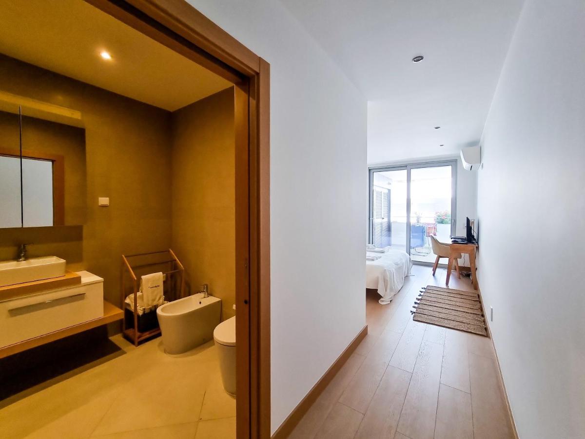 Flh Flat With Terrace * Lagos